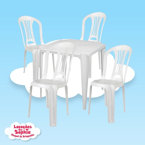 Jogo de mesa com 4 cadeiras de plastico